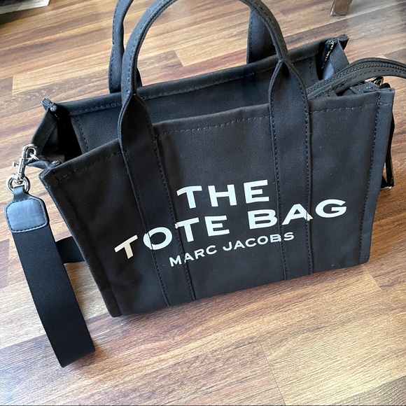 Marc Jacobs Handbags - Marc Jacobs Small Traveler Canvas Tote